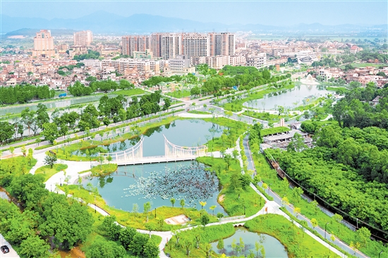 省級典型鎮(zhèn)崖門鎮(zhèn)以產(chǎn)城融合為切入點，對照省級要求，以繡花功夫重點建設(shè)省級典型鎮(zhèn)，高質(zhì)量完成美麗圩鎮(zhèn)“七個一”建設(shè)。