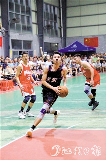 禮樂LBA上，球員們展現(xiàn)風采。