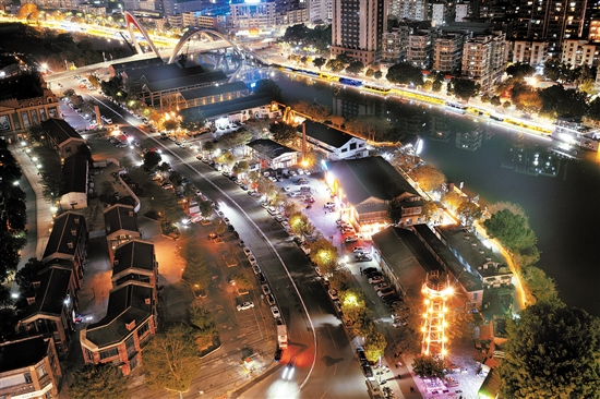 江門船廠1954文化創(chuàng)意園吸引了各地游客。