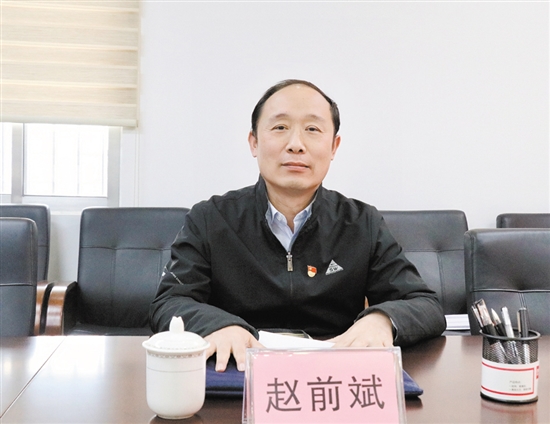 市統(tǒng)計(jì)局黨組成員、二級(jí)調(diào)研員趙前斌