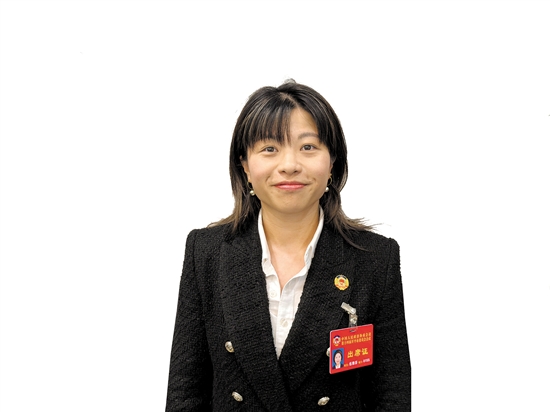 開平市政協(xié)委員、澳門開平青年會副會長伍雅芬