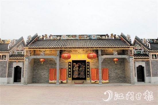 復(fù)春馮公祠建筑雄偉大氣，是典型的嶺南祠堂特色建筑。
