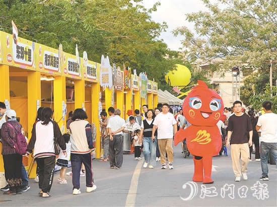 4月11-13日，四九鎮(zhèn)藝術(shù)嘉年華舉行，累計(jì)吸引超過(guò)兩萬(wàn)人次參與活動(dòng)。