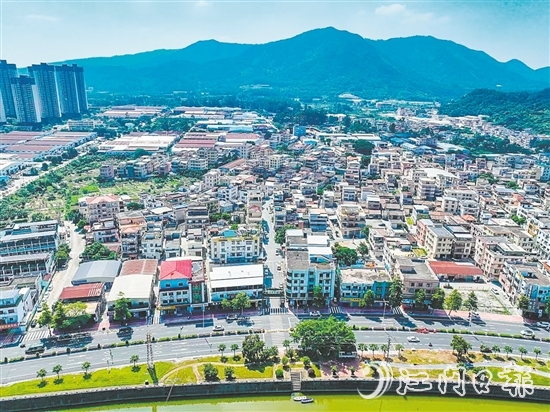 杜阮鎮(zhèn)以“百千萬工程”為抓手，力爭實現(xiàn)集體資產增值、收入增長、村容改善。劉淑君