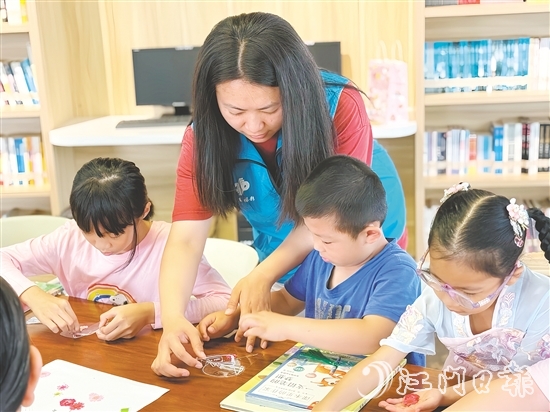 水口鎮(zhèn)新時(shí)代文明實(shí)踐所舉辦“翻開一本書，打開一個(gè)世界”主題閱讀活動(dòng)。