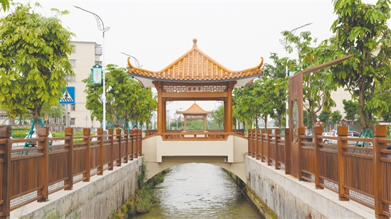 修復(fù)后的涼亭成為周邊居民休閑的好去處。