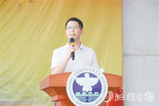 陳行芳深入基層開展法治宣傳教育。