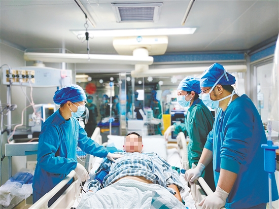 釣魚愛好者陷入多器官衰竭，被緊急送入ICU搶救。