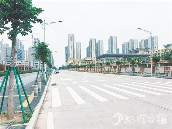 人大代表提出關(guān)于解決源清路道路問題的建議得到相關(guān)部門重視，在人大力量的推動下，源清路終于通車。