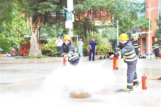 微型消防站技能比武競賽現(xiàn)場。