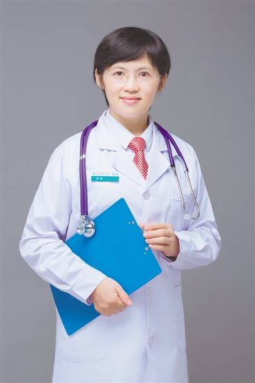 崔威：江門市五邑中醫(yī)院治未病科主任，主任中醫(yī)師。