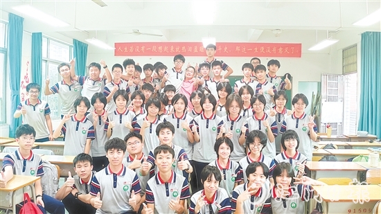 為期三天的中考圓滿落幕，臺山1.7萬余名初二、初三學(xué)子順利完成人生重要一考。