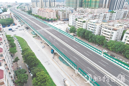 國道G240新會(huì)段三和大道北跨線橋貫通，大大方便群眾出行。