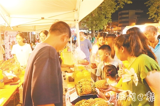 梅灣菠蘿受到市民、游客歡迎。