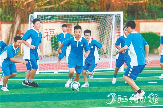 怡霖學校以五育協(xié)同為目標，培養(yǎng)全面發(fā)展的新時代好少年。