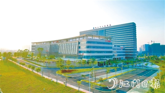 鶴山市人民醫(yī)院新院區(qū)已投入使用。