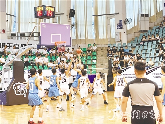 各隊球員憑借過硬的籃球技術(shù)和豐富的比賽經(jīng)驗，在一輪又一輪較量中漸入佳境。