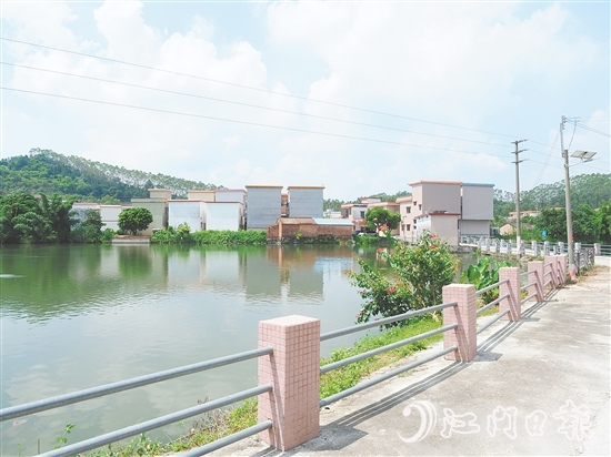 工程圍繞人居環(huán)境提升全面開(kāi)展綜合治理，針對(duì)重點(diǎn)區(qū)域開(kāi)展“拉網(wǎng)式”清理，做到不留任何衛(wèi)生死角。