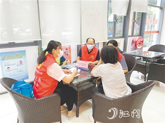 豐雅社區(qū)深化與法院、檢察院的協(xié)作，組建專(zhuān)業(yè)法治宣傳隊(duì)，助力化解群眾糾紛。