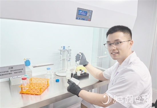 劉金滿深耕中醫(yī)腦病研究領(lǐng)域。