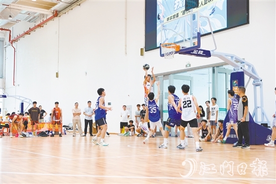 2025恩平禁毒三人籃球賽上，運動員們以“籃”不住的激情傳達(dá)著對健康無毒生活的熱愛。