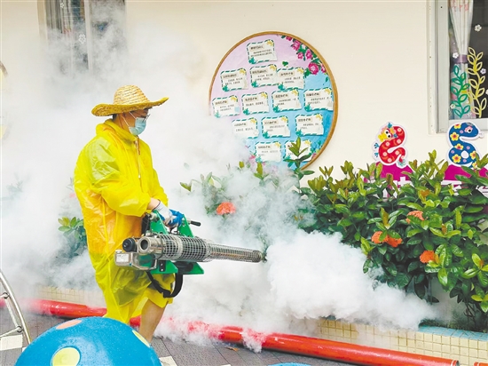 恩平市教育系統(tǒng)組織開展校園消殺行動(dòng)。