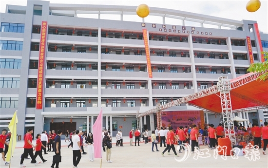 嶄新的臺(tái)山排球運(yùn)動(dòng)學(xué)校綜合訓(xùn)練大樓將助力培養(yǎng)更多排球人才。