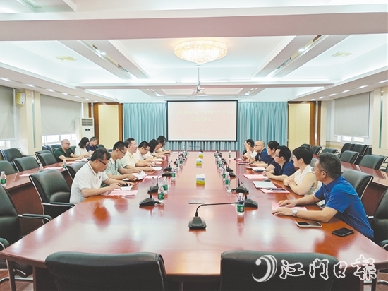 臺(tái)山召開規(guī)范涉企行政執(zhí)法企業(yè)座談會(huì)。