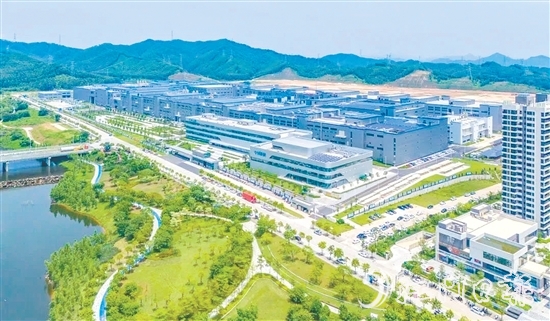 新會智造產(chǎn)業(yè)園鳳山湖園區(qū)專注建設儲能電池和電池組件生產(chǎn)基地。