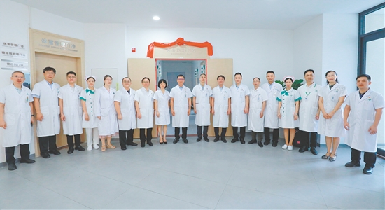 江門市人民醫(yī)院內(nèi)分泌科一體化門診開設(shè)在綜合樓一樓。