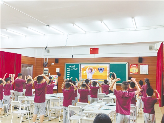 廣德實(shí)驗(yàn)學(xué)校大力推行“三導(dǎo)一探”課堂教學(xué)模式。