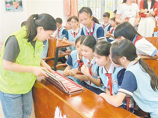 活動為學(xué)生帶來禁毒知識，筑牢校園安全防線。