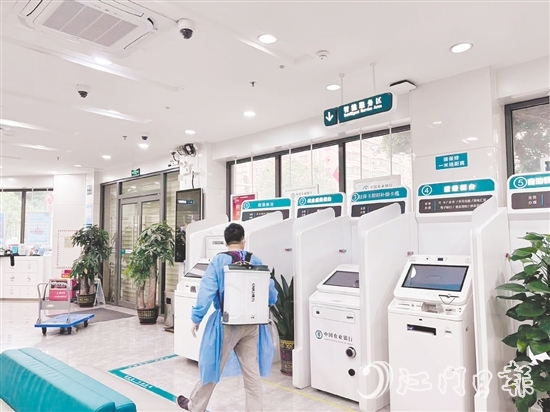 我市金融機構(gòu)嚴格落實對營業(yè)場所的消殺工作。