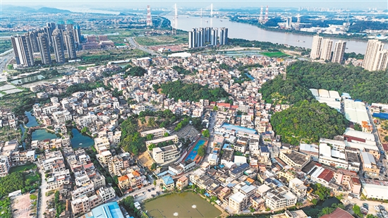 俯瞰周郡村。