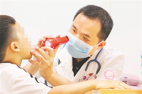 突然大口喘氣，最好到醫(yī)院檢查。