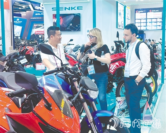 鶴山國(guó)機(jī)南聯(lián)摩托車工業(yè)有限公司旗下森科摩托攜多款創(chuàng)新車型亮相本屆廣交會(huì)，首期展會(huì)接待客商約150批次。