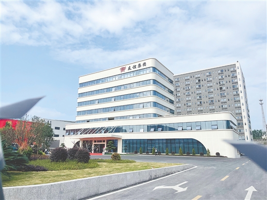 11月6日，總投資40億元的廣東友誼新材料項(xiàng)目一期正式投產(chǎn)。