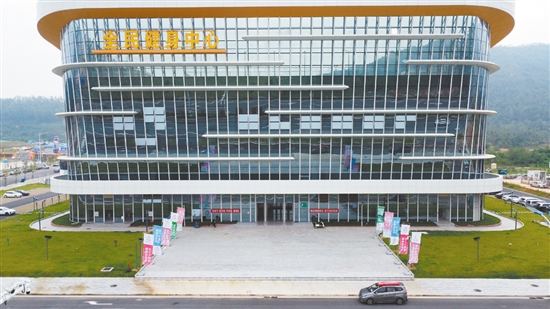 恩平全民健身中心大樓。