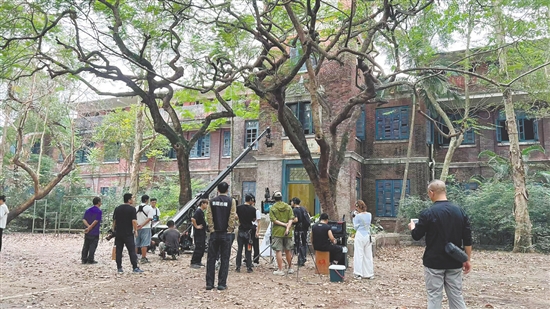 《捕風追影》中“跟蹤隊”與“盜匪團”的多場關鍵對手戲均在臺山拍攝。