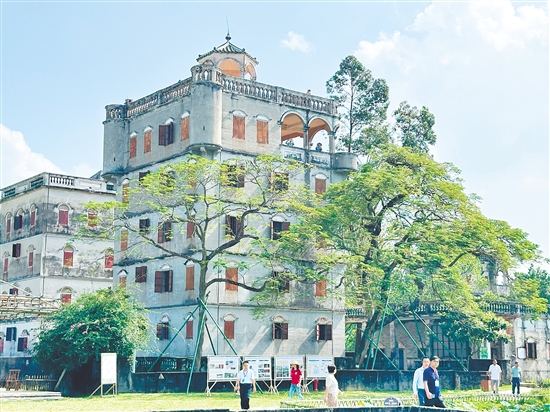 充滿(mǎn)“僑味”的開(kāi)平碉樓自力村景區(qū)。