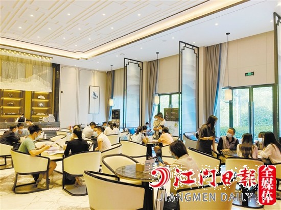 11月一手住宅成交價格平穩(wěn)。