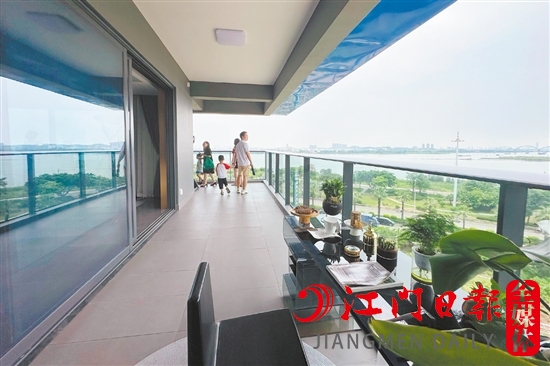 “L”型望江大陽臺吸引購房者眼球。