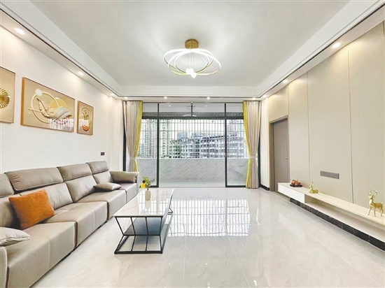 舊房經(jīng)過重新裝修，面貌煥然一新。