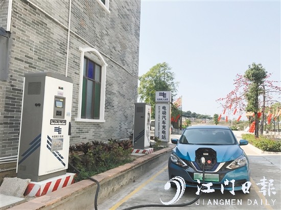 相比燃油汽車，新能源汽車起步更快。