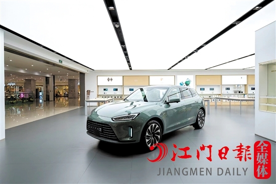 AITO問界M5外觀大氣時尚。