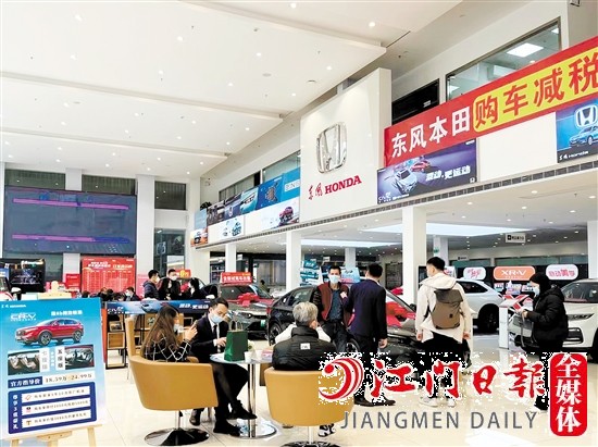 補(bǔ)貼政策的出臺(tái)刺激消費(fèi)者換車的欲望。