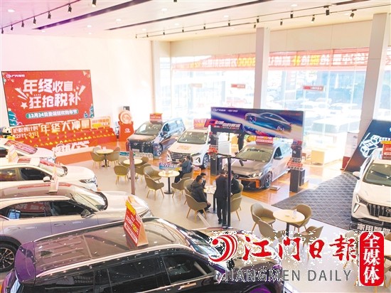 造車新勢力的中心店不但外形與傳統(tǒng)的4S店類似，功能也比較類似。