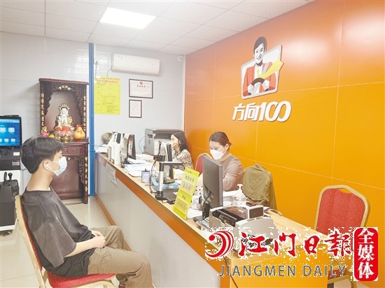 補(bǔ)助政策的落地，吸引不少消費(fèi)者報(bào)名學(xué)車。