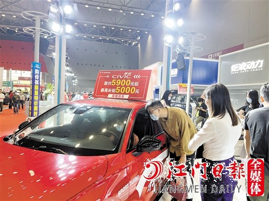 本屆“五一”車展期間，許多汽車經(jīng)銷商將推出購車優(yōu)惠。