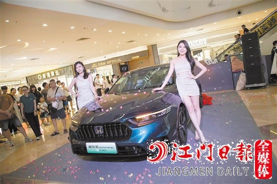 全新英仕派外觀時(shí)尚運(yùn)動(dòng)。